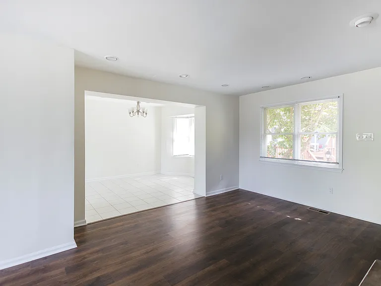 1521 Margaret Ct — Photo 4