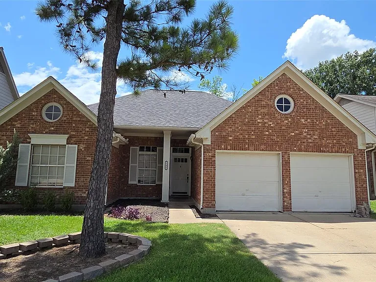 15407 Chestnut Falls Dr — Photo 1