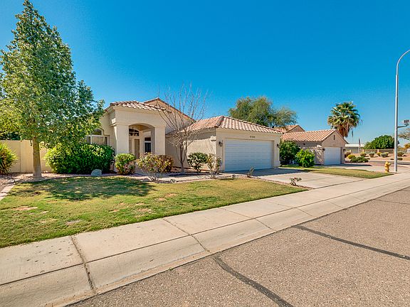 3rd image of 10323 W Montebello Ave