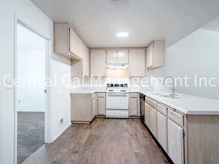 4207 Eton St — Photo 4