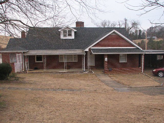 1st image of 179 Canterbury Ln