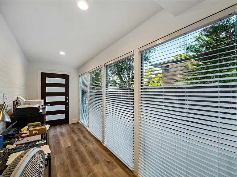 6321 Deerwood Rd — Photo 25