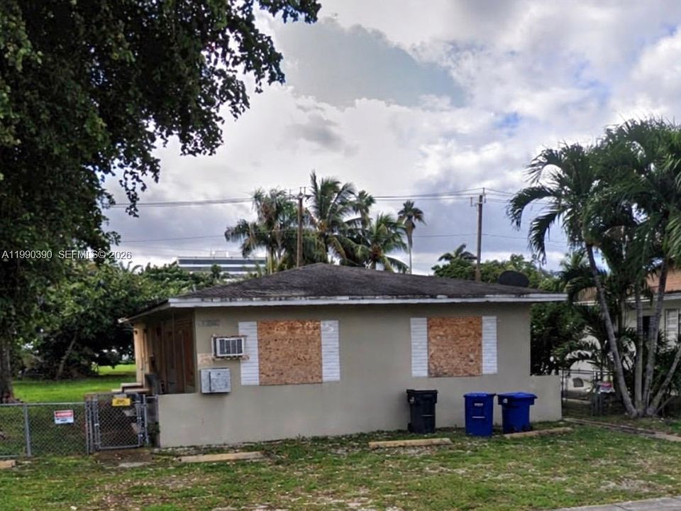2nd image of 1380 NE 111th St