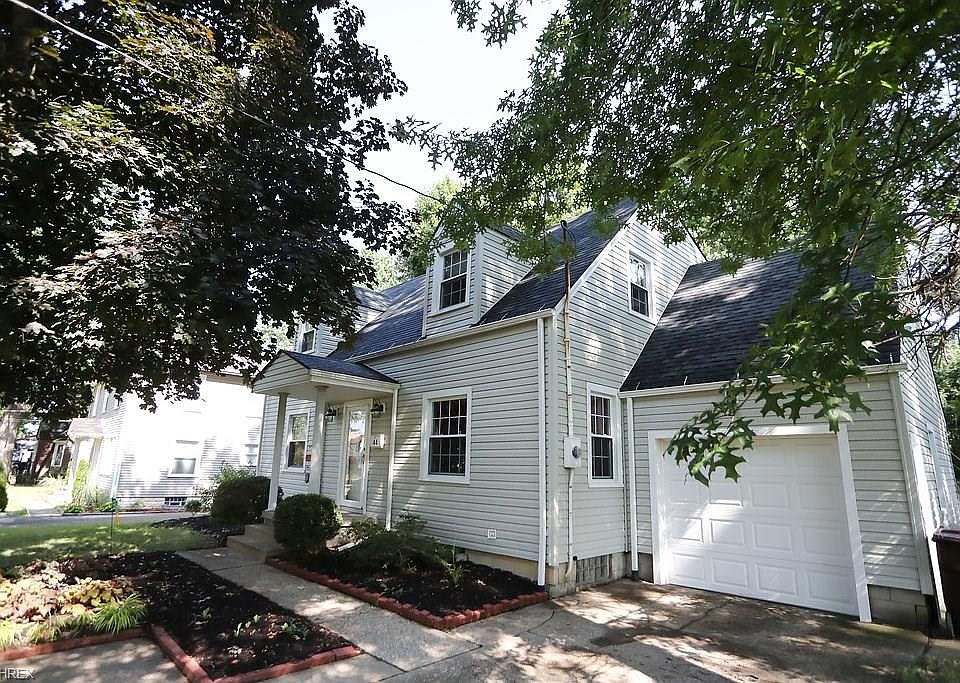1st image of 44 Crestline Pl