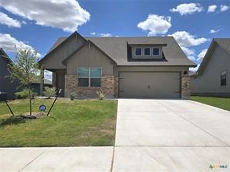 2349 Bee Creek Dr — Photo 2