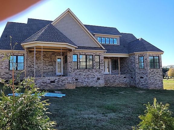 3rd image of 1020 Highgrove Pl