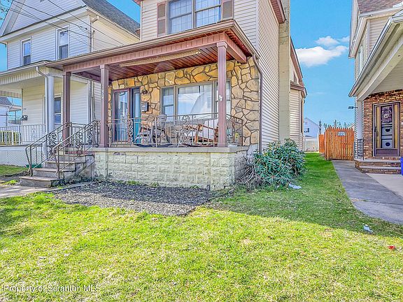 3rd image of 1707 Elizabeth St