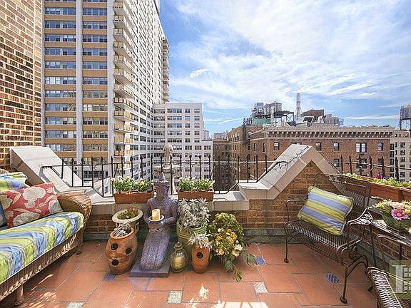 3rd image of 23 W 73rd St Unit Penthouse 1505