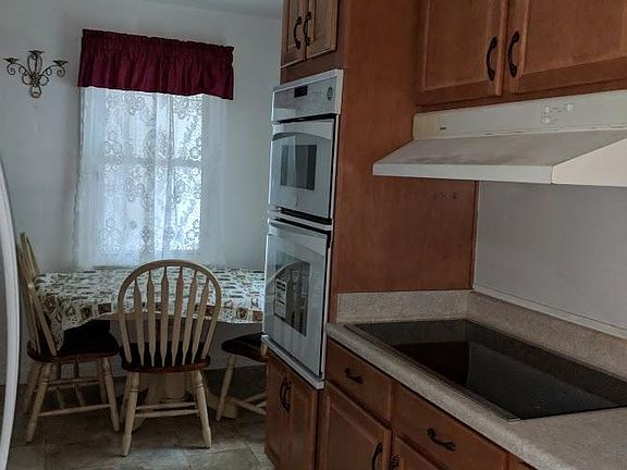 4th image of 21 Starsdale Cir