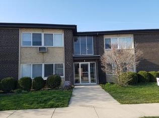 299 W 1st St APT 5, Elmhurst, IL 60126