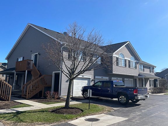 3rd image of 425 Village Creek Dr
