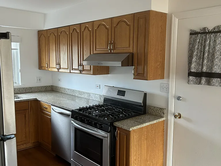 7211 Division St #C2 — Photo 2