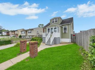 331 44th St, Lindenhurst, NY 11757