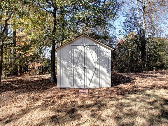 4th image of 5165 Olde Mill Dr