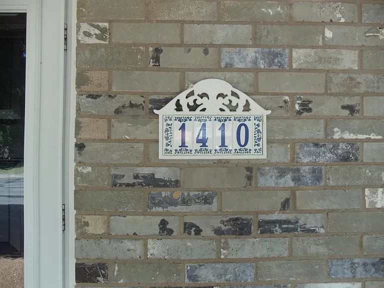 1410 Lindell Ct — Photo 10