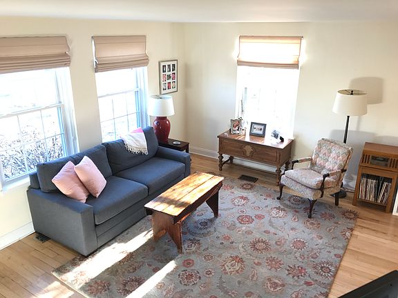 4th image of 3352 S Wakefield St #B