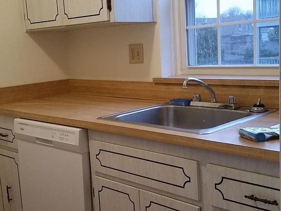5th image of 19406 Van Aken Blvd APT 202