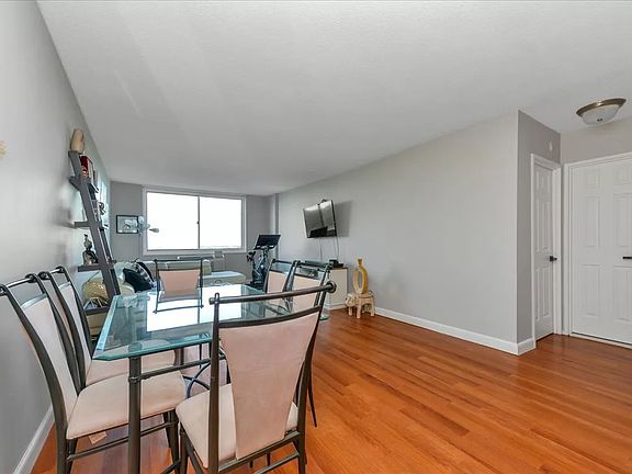 5th image of 118-18 Union Tpke #12F