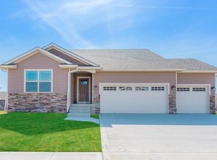 500 SE 15th St, Grimes, IA 50111