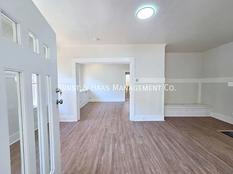 1027 1/2 E Ocean Blvd — Photo 2