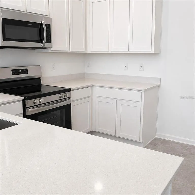 3 bed, 2.5 bath, 1840 sqft, $2,000 — Photo 3