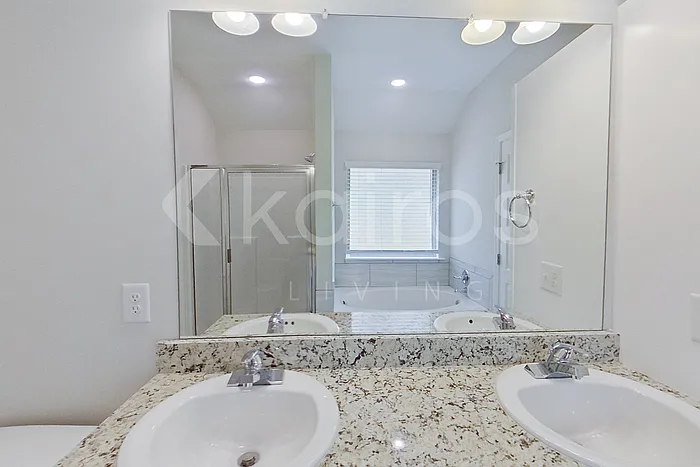 781 Park Ln — Photo 16