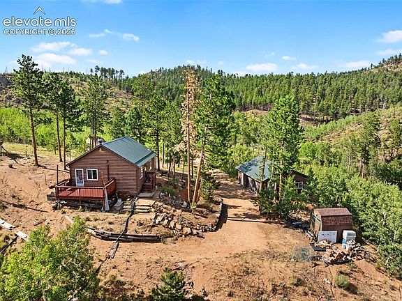 3rd image of 504 Valley Dr