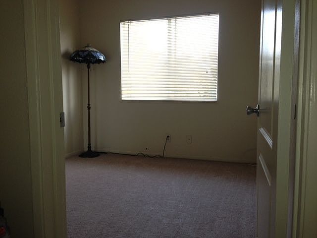 10x13 room w large window