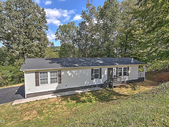 4th image of 109 Daniel Ln