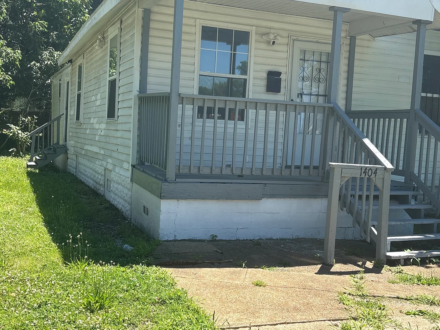 4 bed, 888 sqft, $1,550 — Photo 2