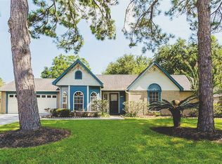 807 Lancaster Dr, Friendswood, TX 77546