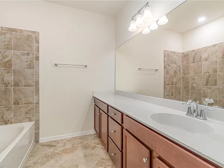 2740 Blossom Way — Photo 17