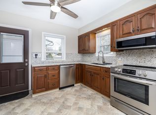 192 Spring St, Windsor Locks, CT 06096