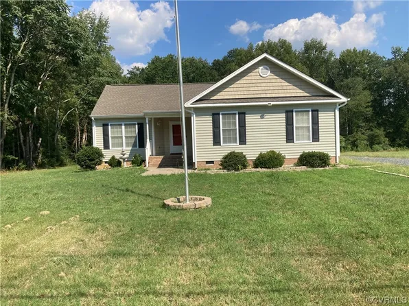 21405 Wells St, South Chesterfield, VA 23803