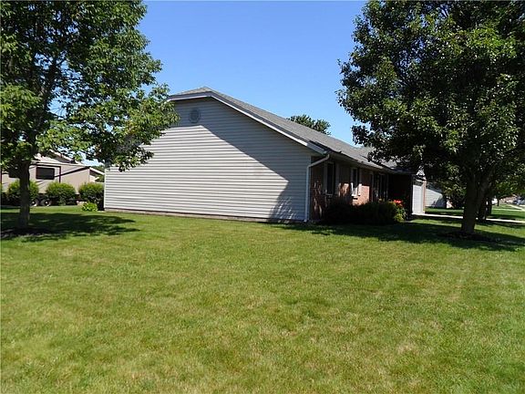 3rd image of 40 Newton Dr