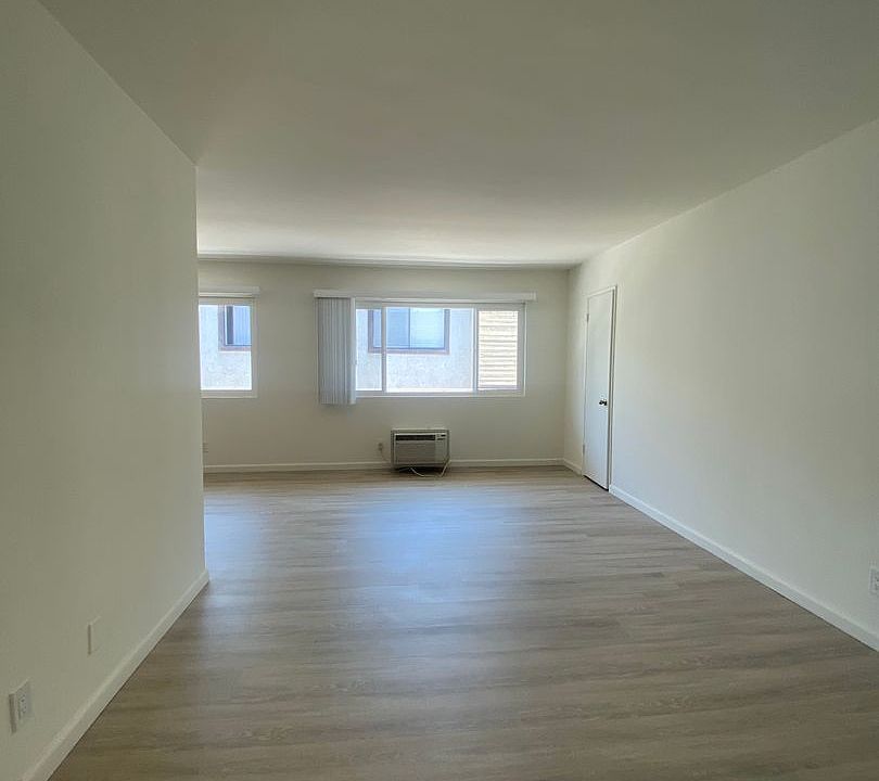 1st image of 1218 Stanley Ave APT 4