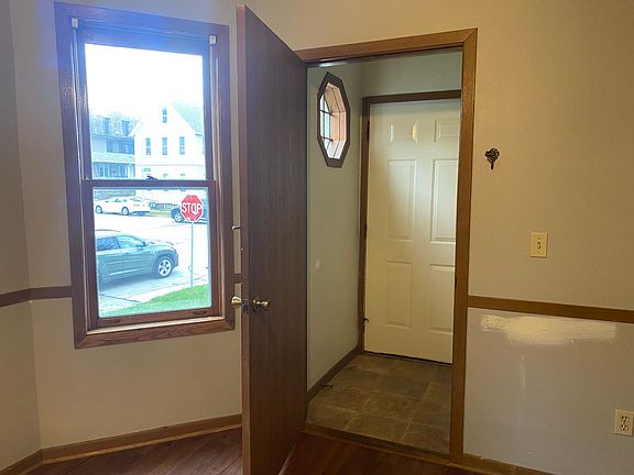 3rd image of 2345 N Oakland Ave