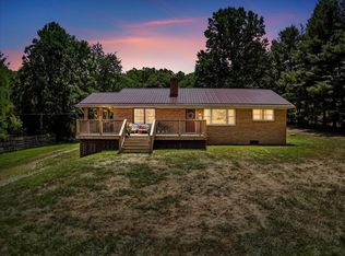 214 Old Stage Rd, Pembroke, VA 24136