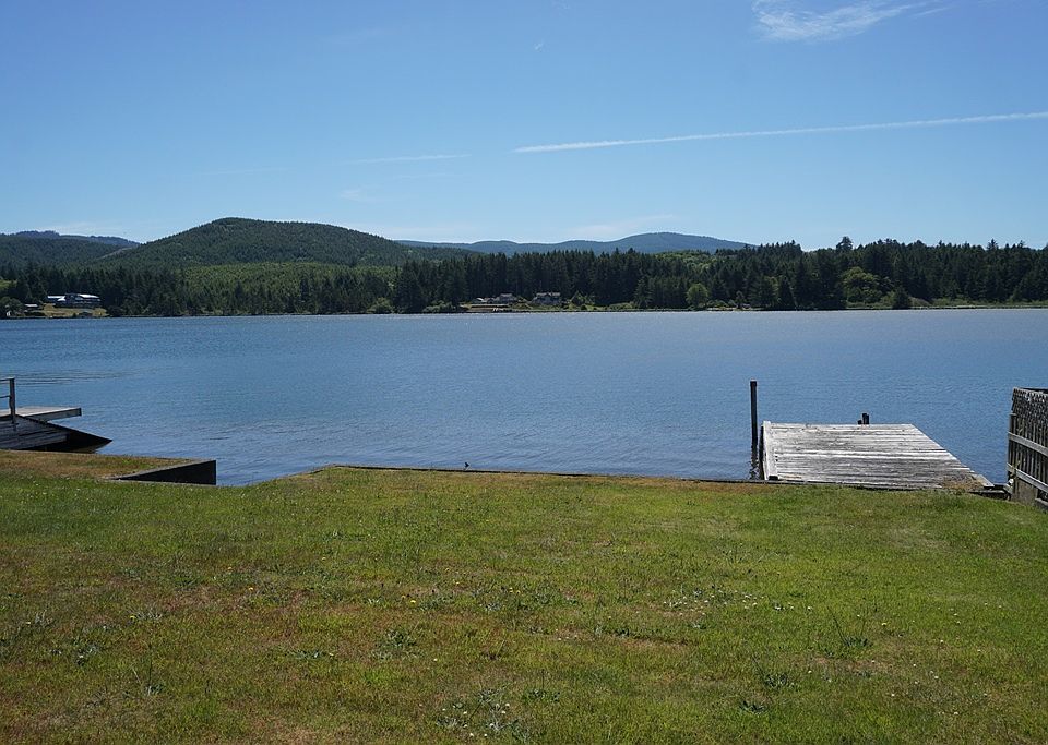 1st image of 898 NE Lake Dr