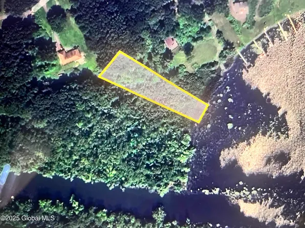 1 Tomahawk Trail S., Saratoga Springs, NY 12866