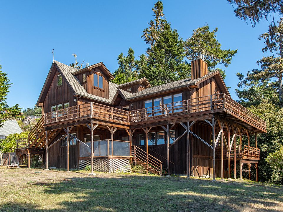 1st image of 44755 Crestwood Dr
