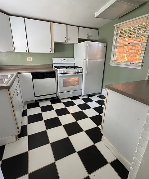 134 Huron St #4 — Photo 6