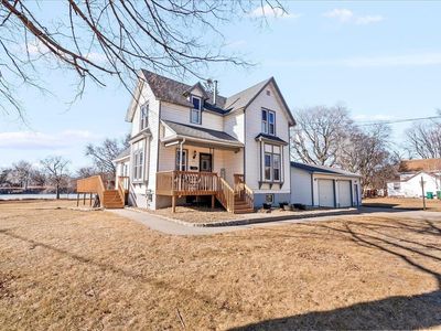 703 Center Ave, Independence, IA, 50644