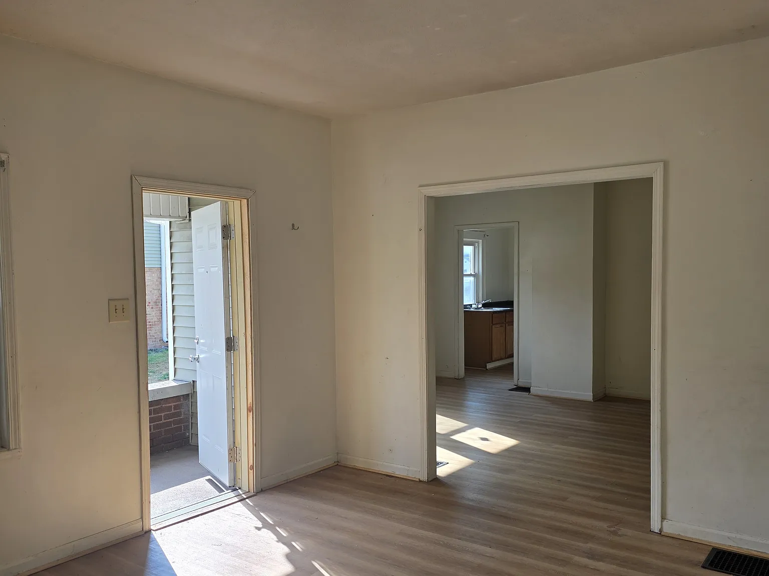 3 bed, 1.5 bath, $1,000 — Photo 3