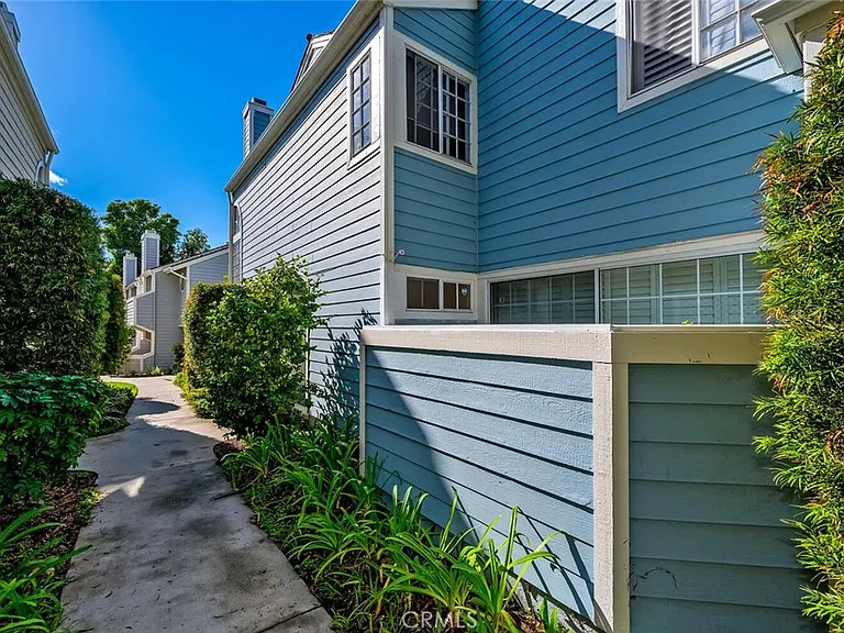 620 Holbrook Ct — Photo 10