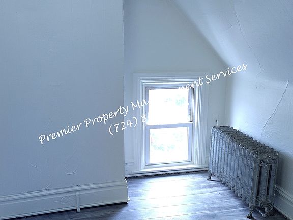 4th image of 1129 Chartiers Ave #5