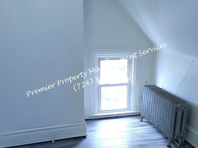 1129 Chartiers Ave #5 — Photo 4