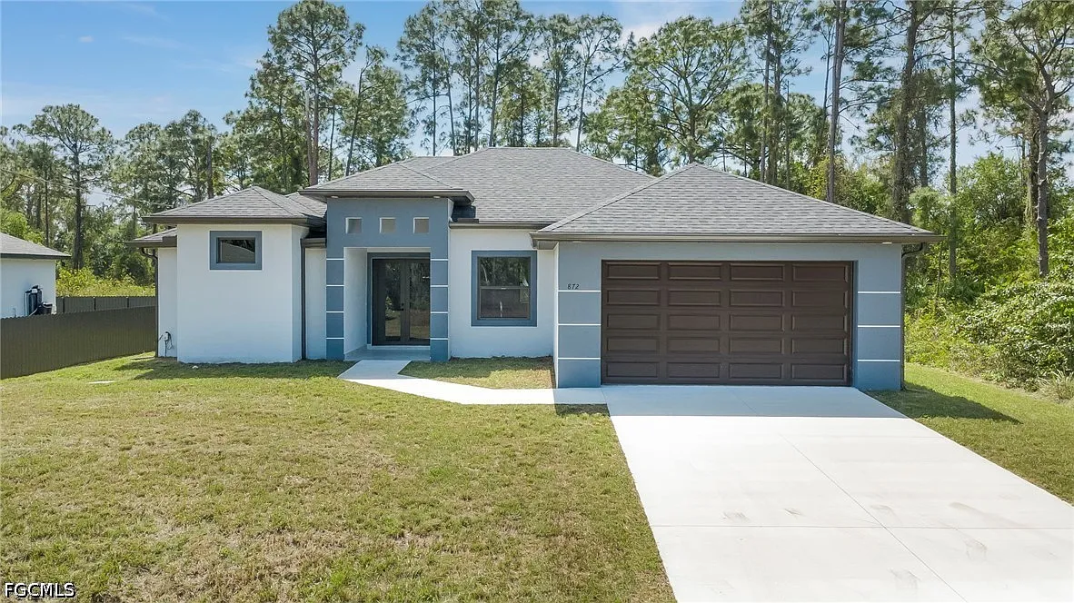 3 bed, 3.0 bath, 1702 sqft, $2,100 — Photo 1