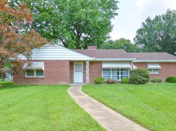 19 Meta Dr, Swansea, IL 62226