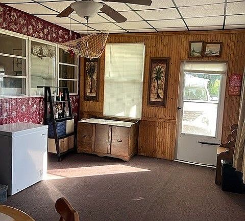 4th image of 32 Dale Dr
